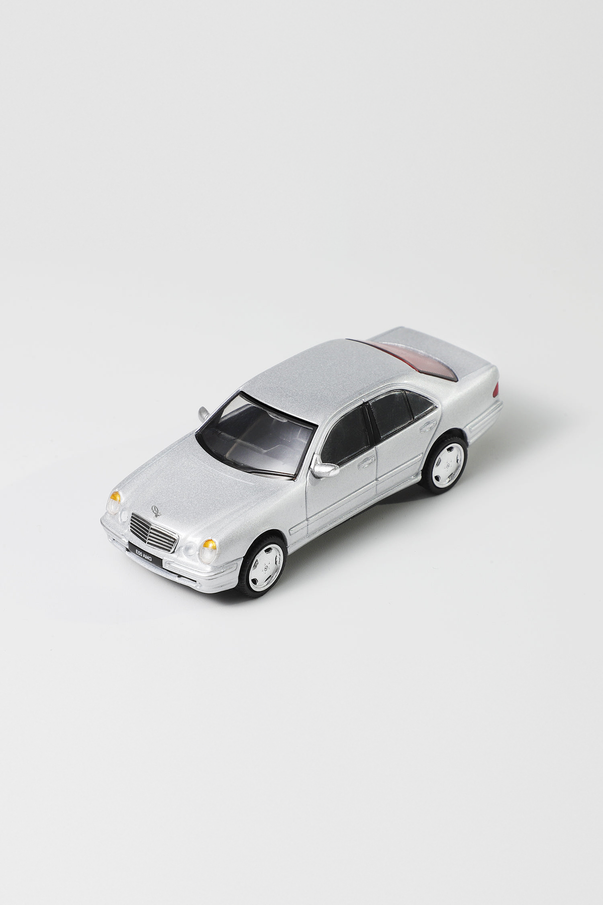 Shadow 1:64 Mercedes-Benz E55 AMG w210 SREBRNY