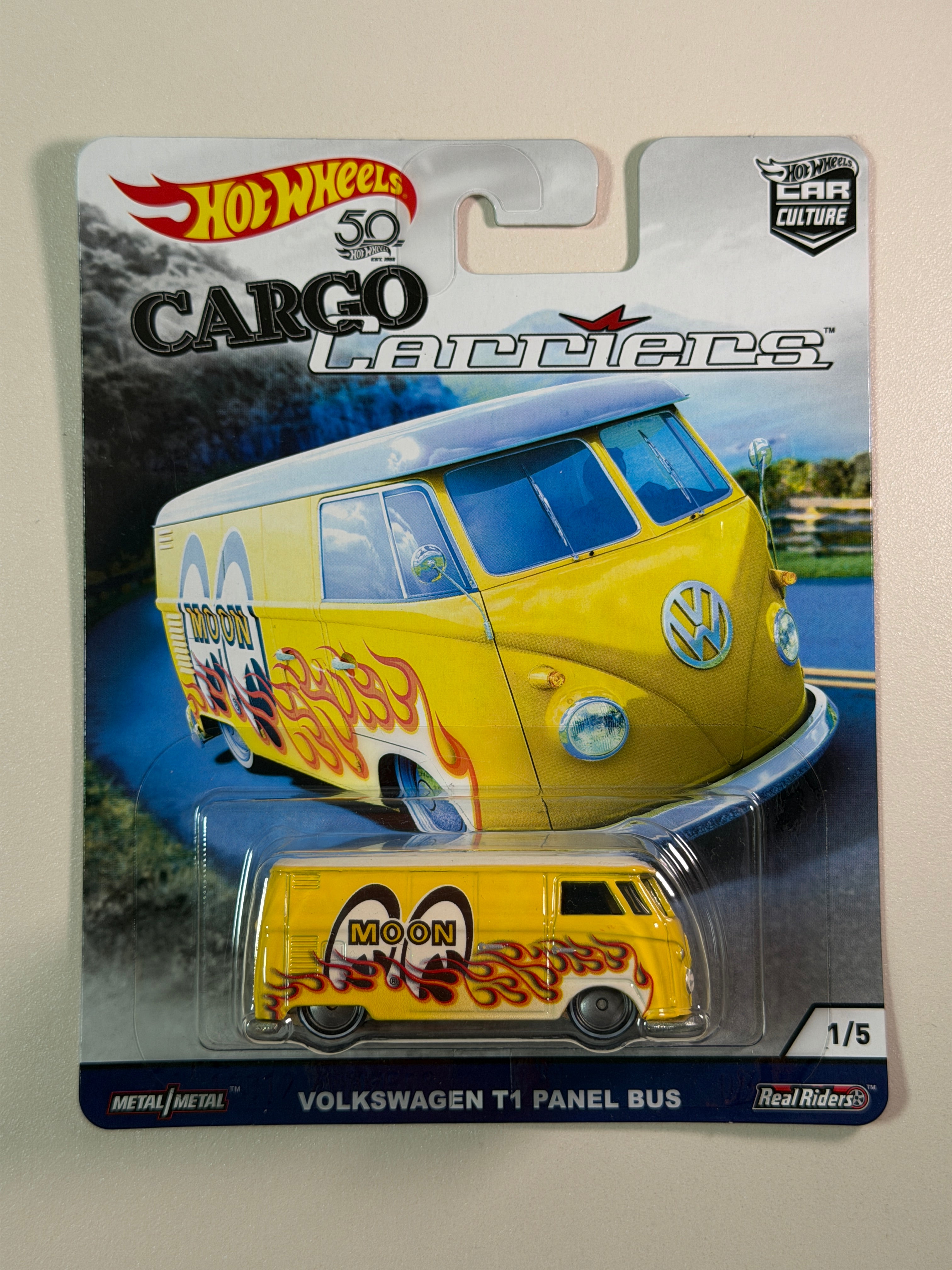 Hot Wheels PREMIUM Car Culture Volkswagen T1 Panel Bus MOONEyes