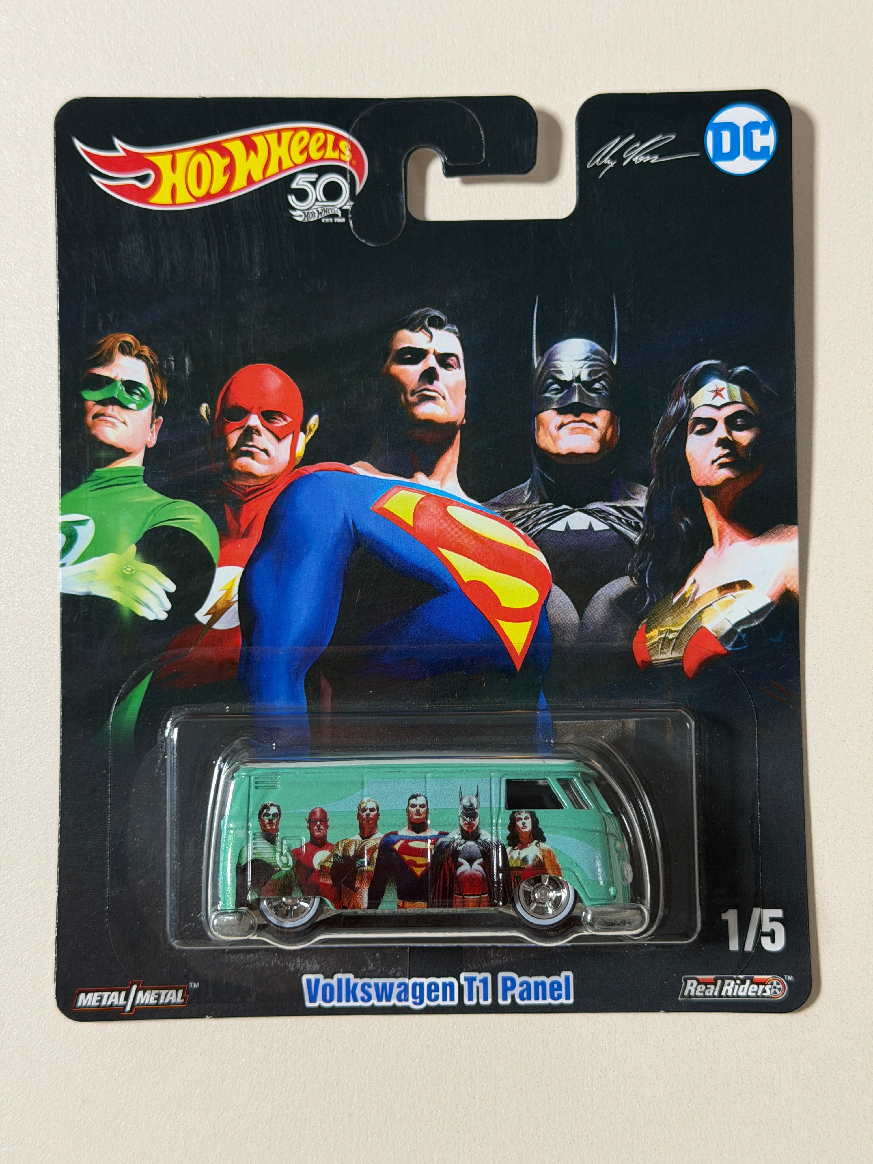 Hot Wheels PREMIUM Pop Culture Volkswagen T1 Panel Justice League