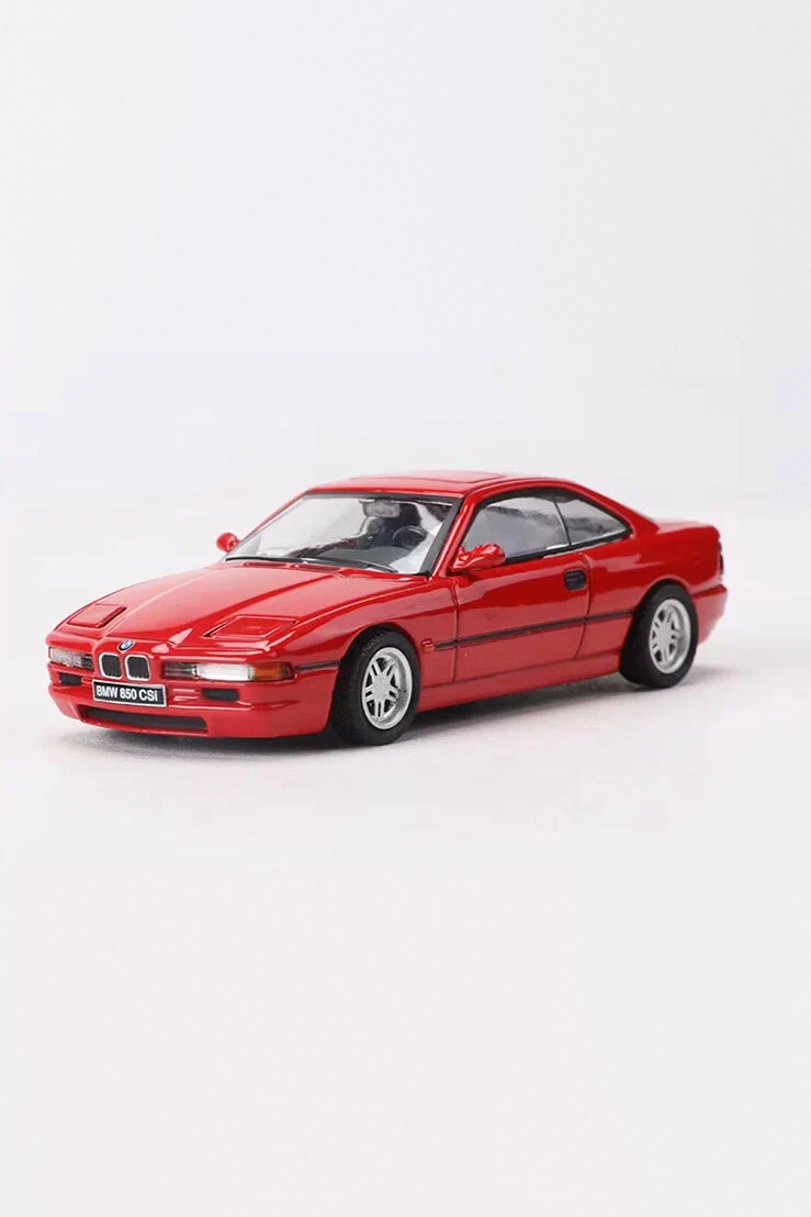 Shadow 1:64 BMW 850 CSi czerwony