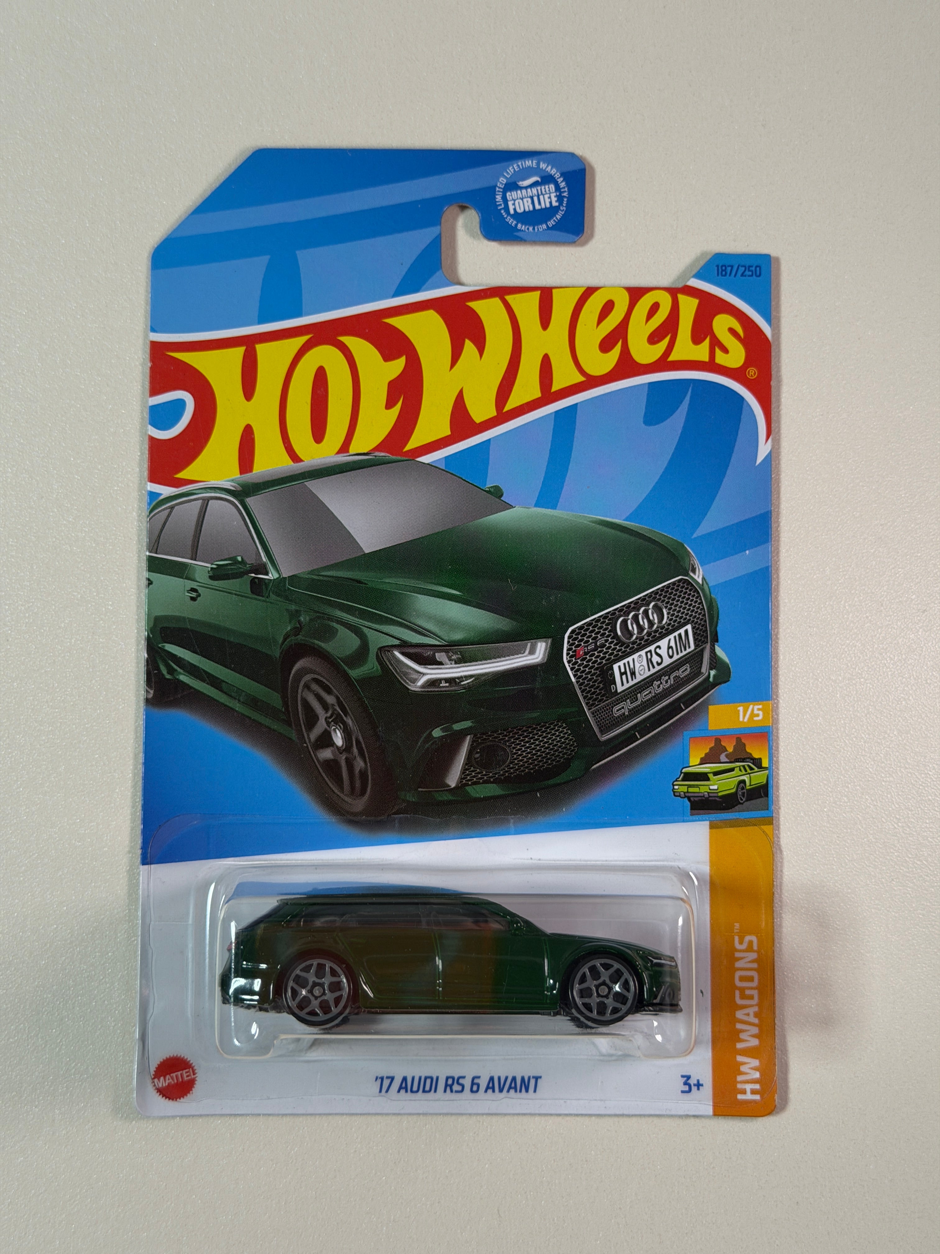 Hot Wheels 17 Audi RS 6 Avant zielony