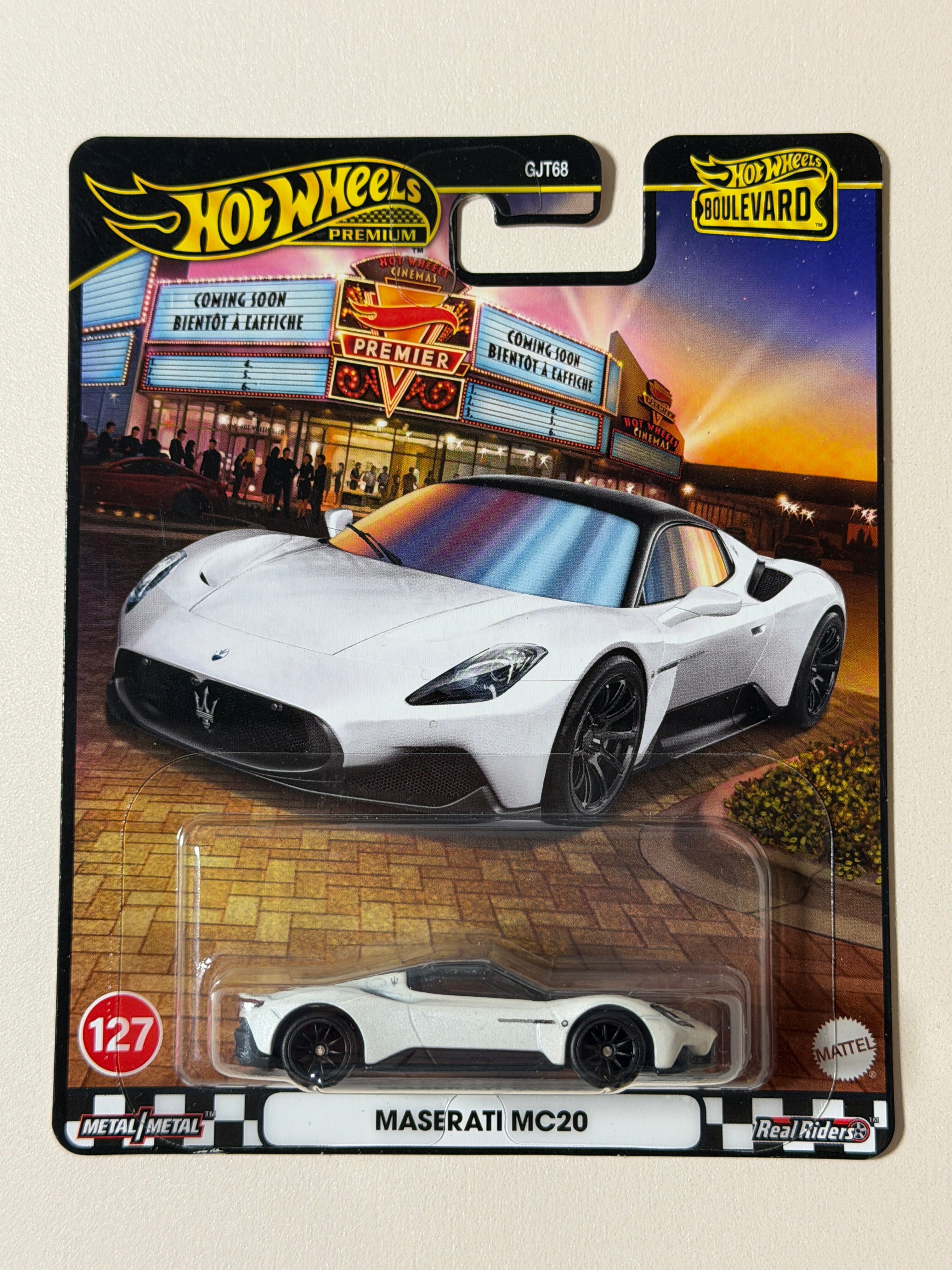 Hot Wheels PREMIUM Boulevard 127 Maserati MC20