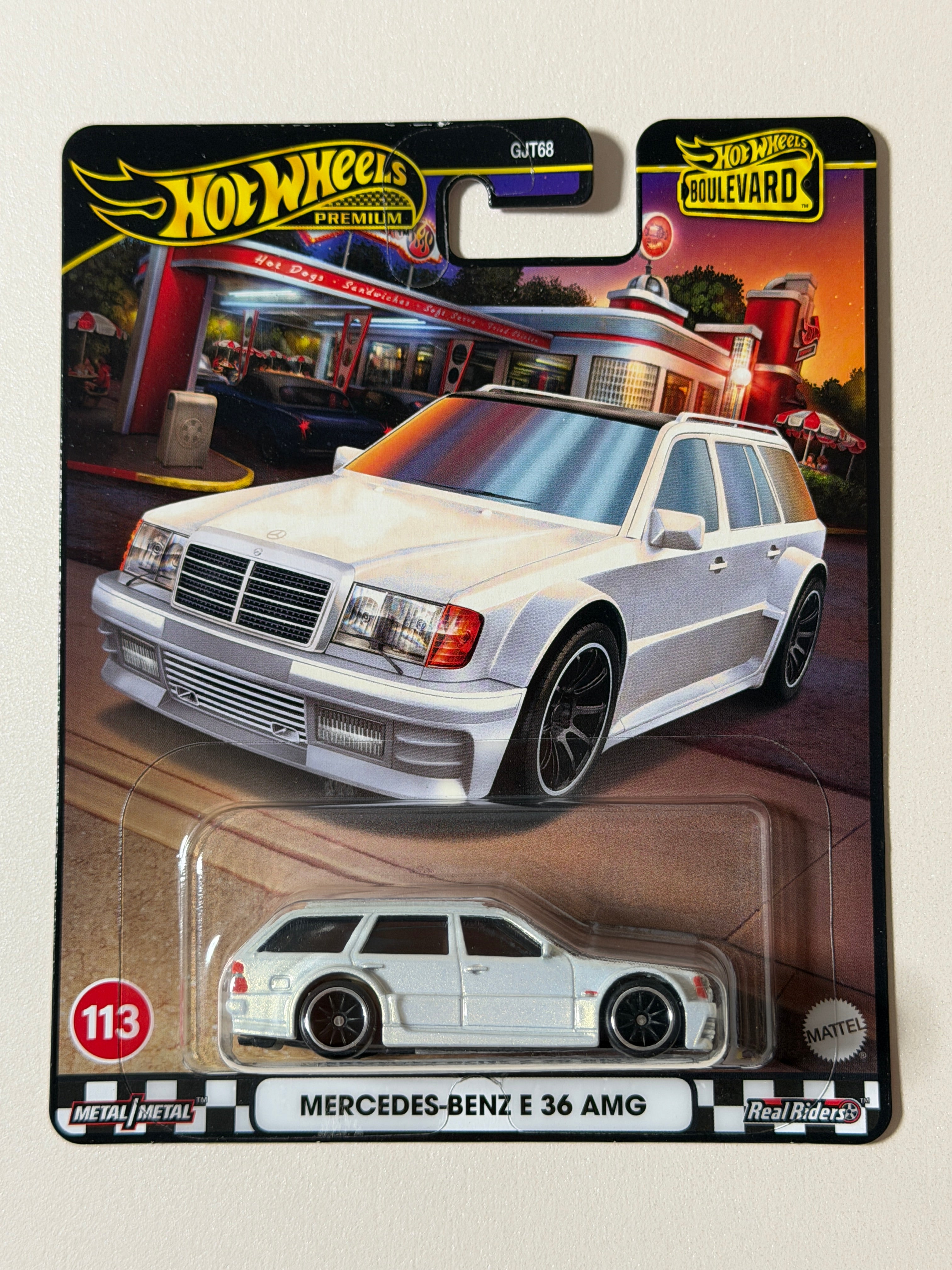 Hot Wheels PREMIUM Boulevard 113 Mercedes-Benz E 36 AMG