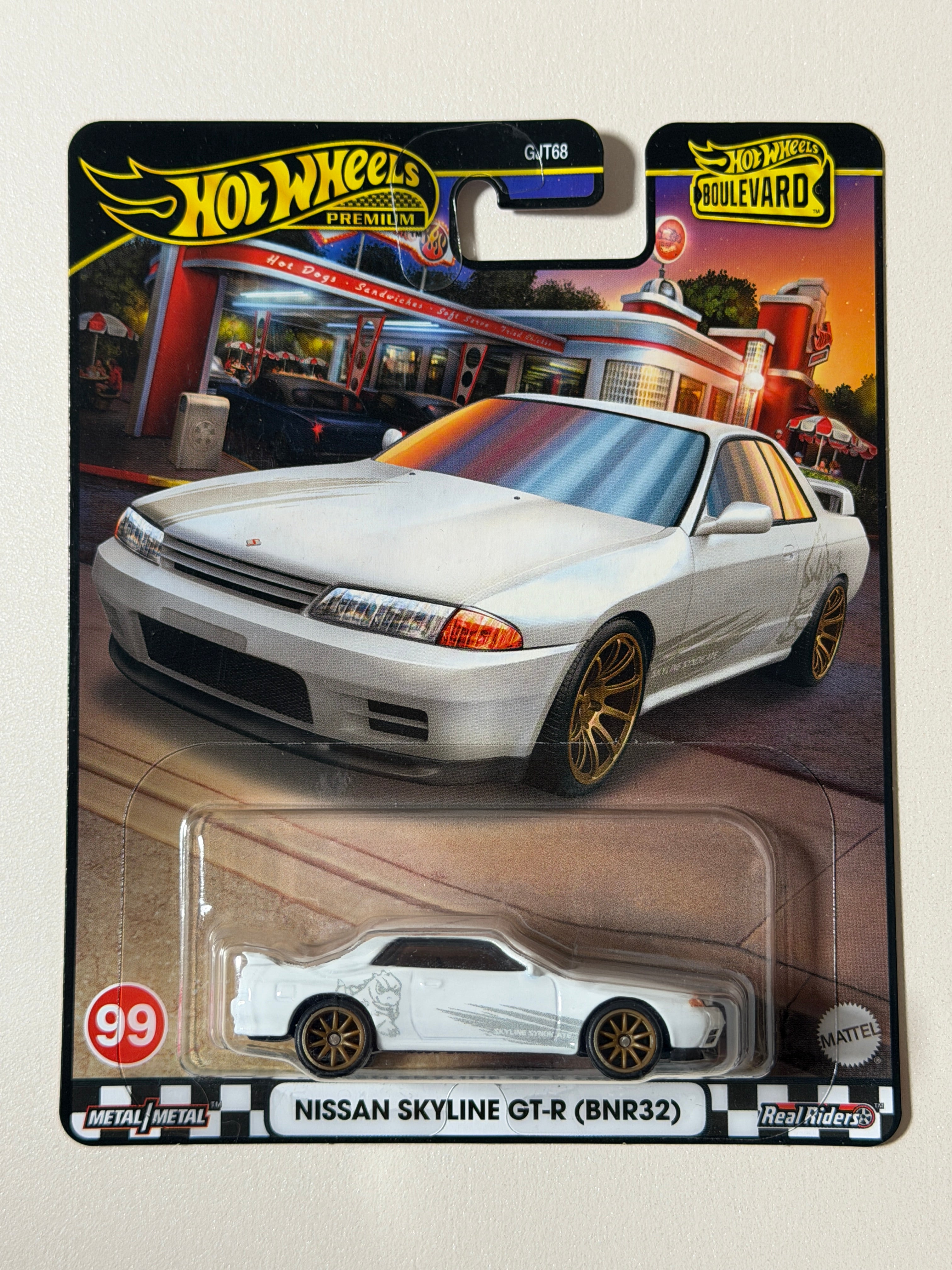 Hot Wheels PREMIUM Boulevard 99 Nissan Skyline GT-R (BNR32)