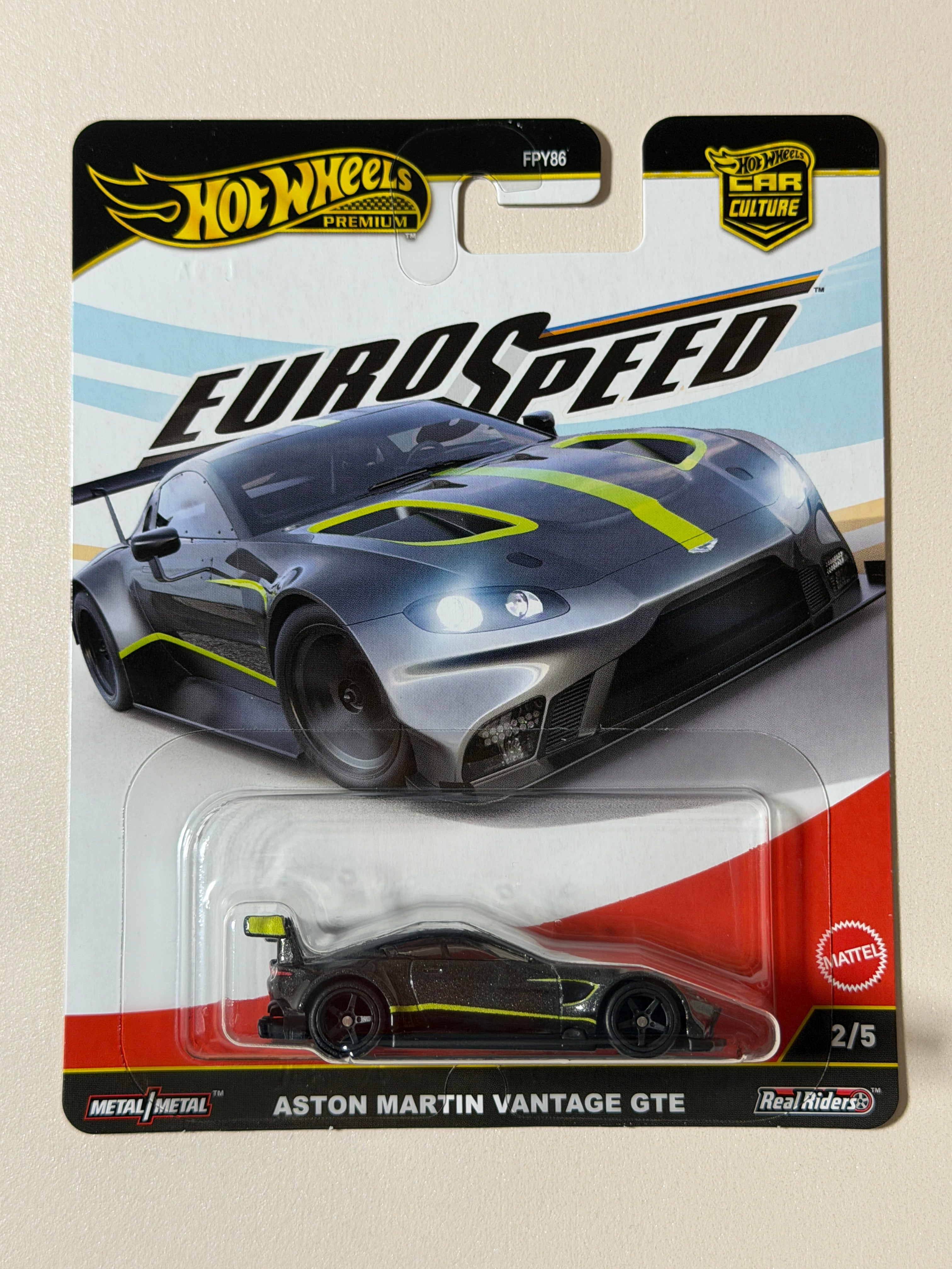 Hot Wheels PREMIUM Car Culture Aston Martin Vantage GTE