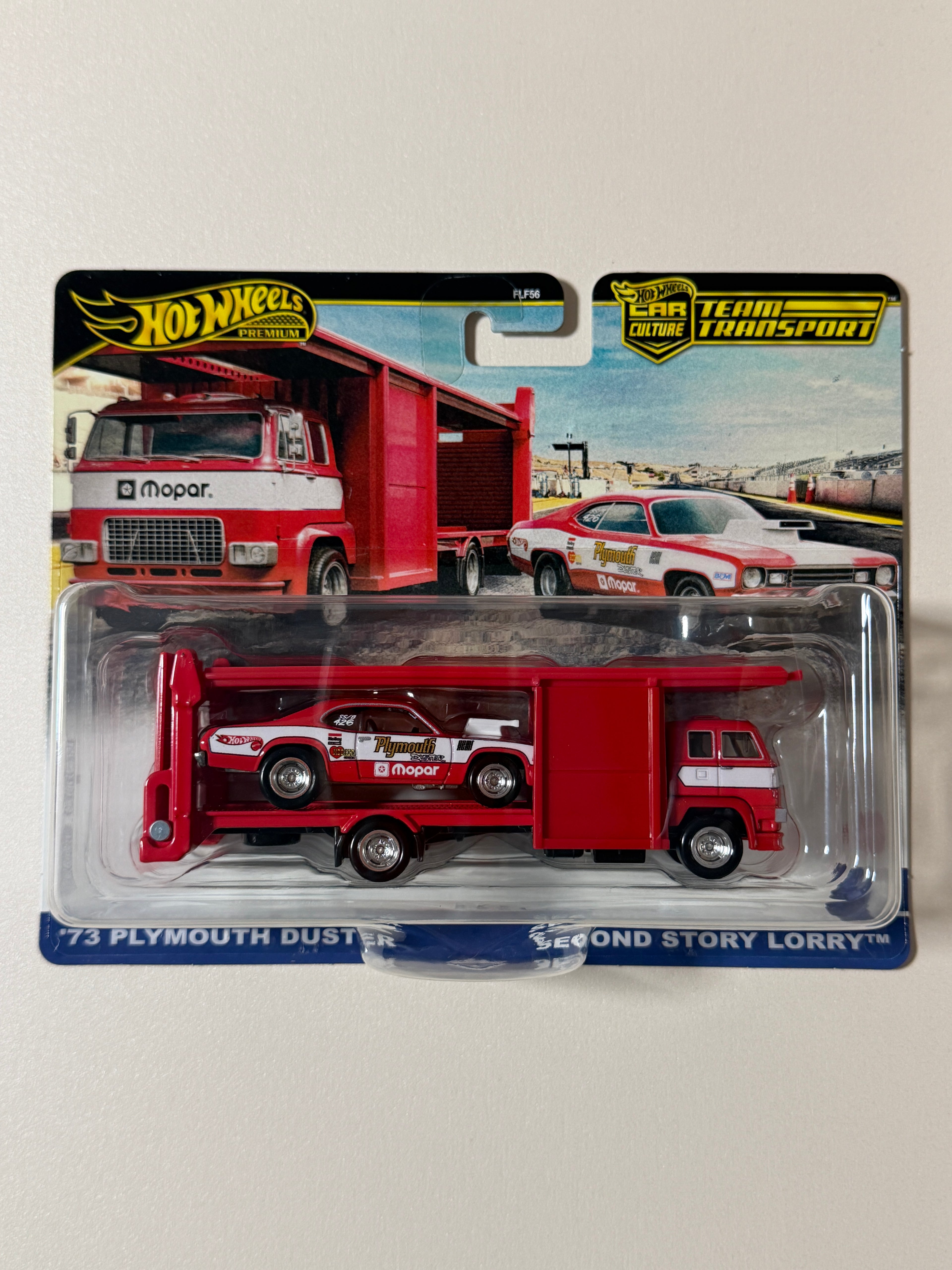 Hot Wheels PREMIUM Team Transport 73 Plymouth Duster + Second Story Lorry