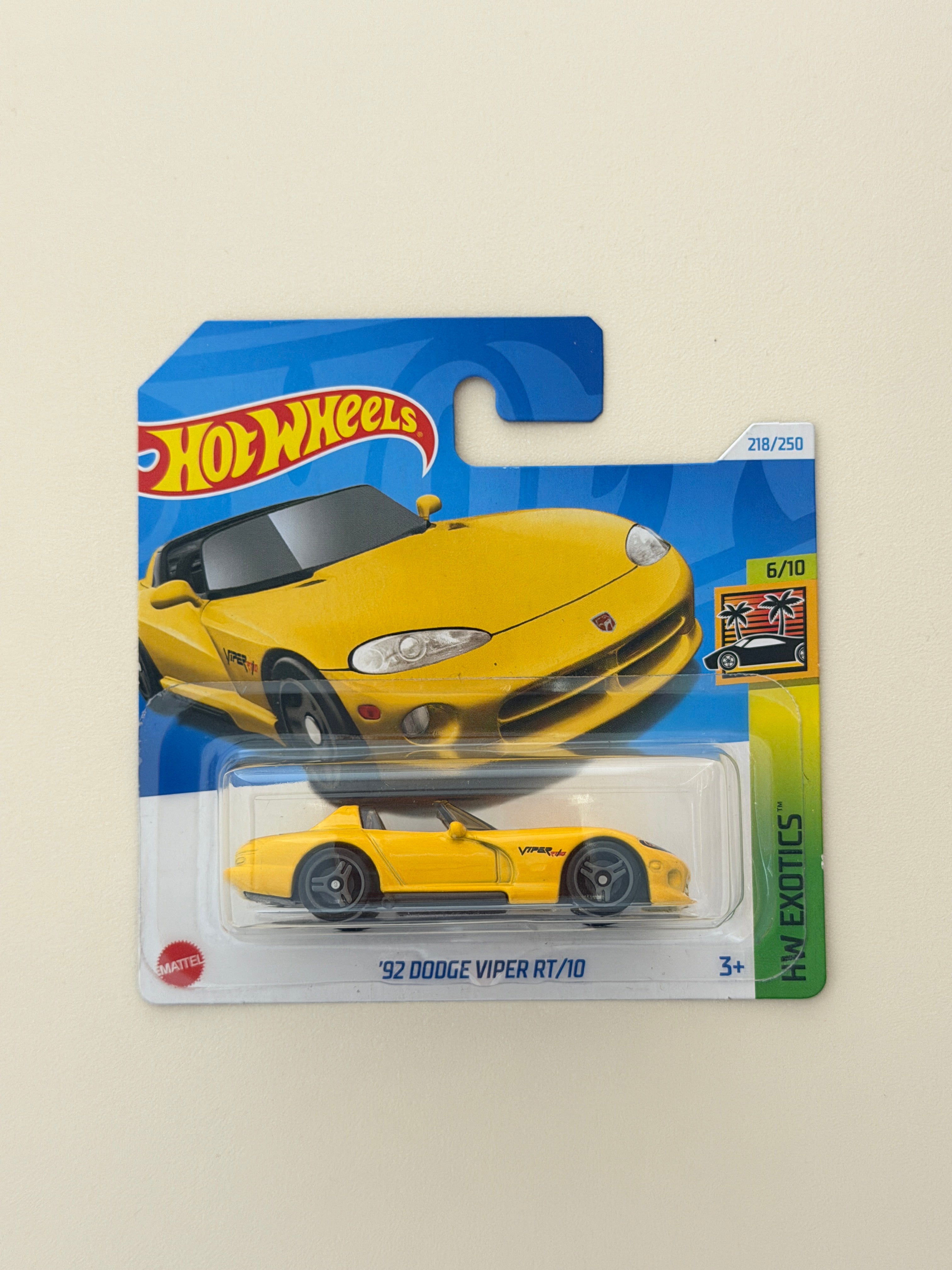 Hot Wheels 92 Dodge Viper RT/10
