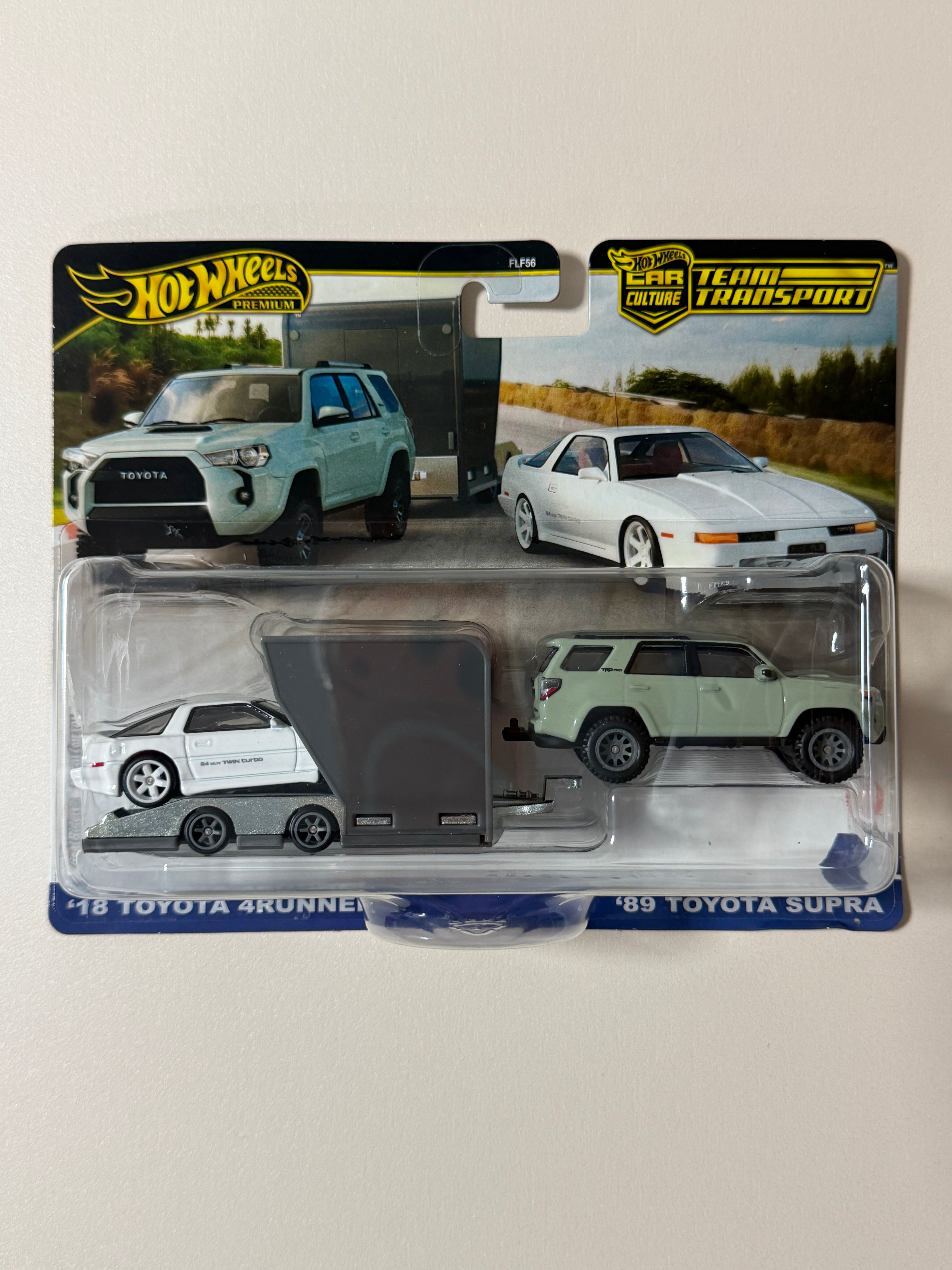 Hot Wheels PREMIUM Team Transport 89 Toyota Supra + 18 Toyota 4Runner