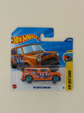 Hot Wheels 67 Austin Mini Van Clubman