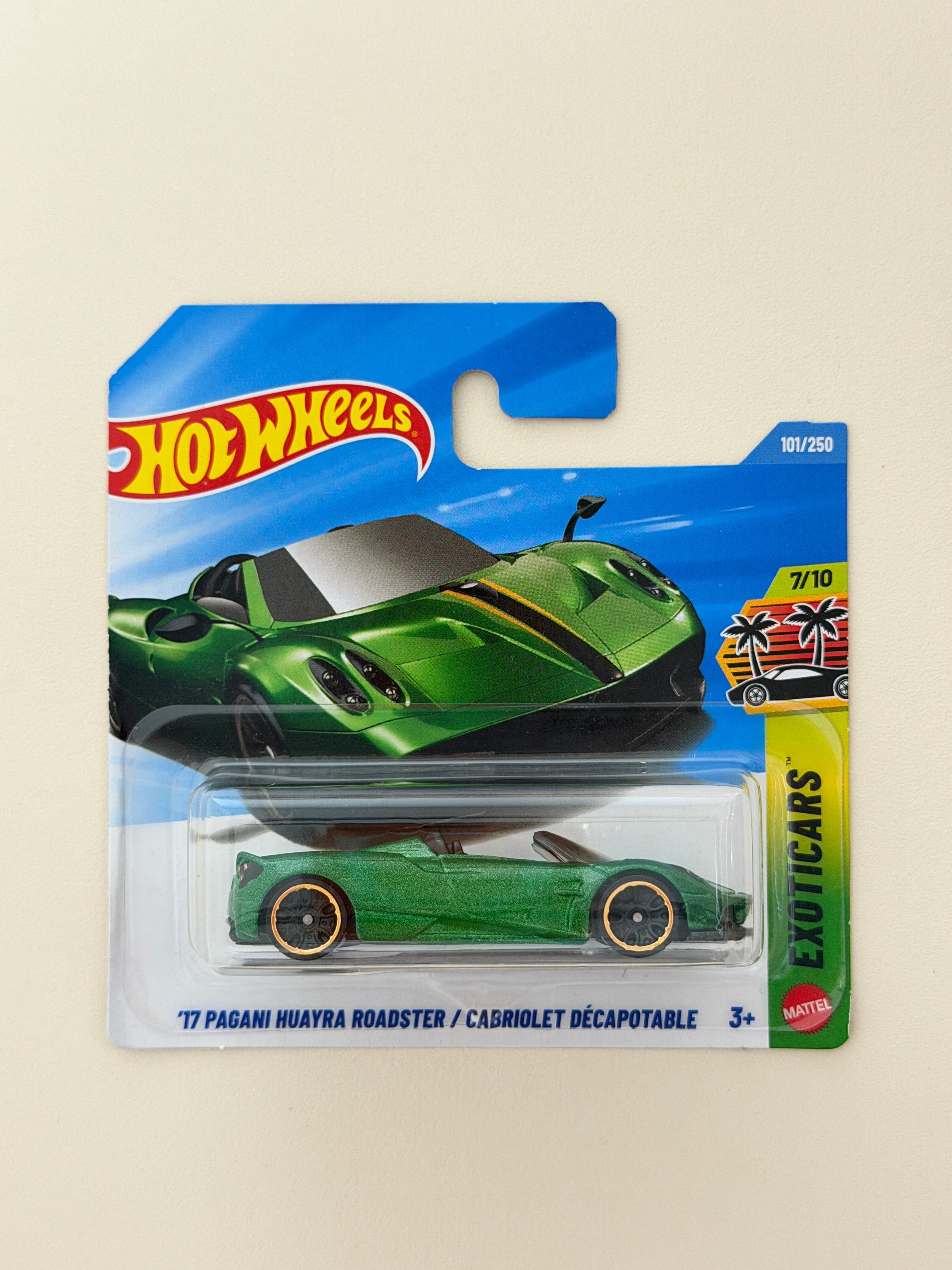 Hot Wheels 17 Pagani Huayra Roadster
