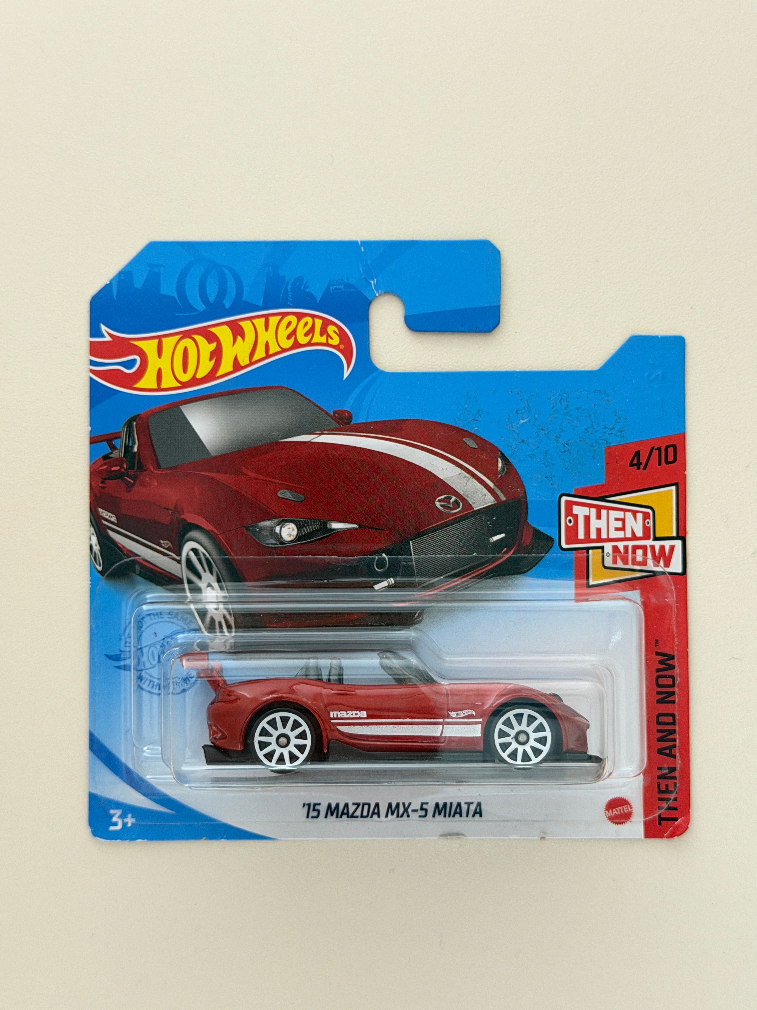 Hot Wheels 15 Mazda MX-5 Miata